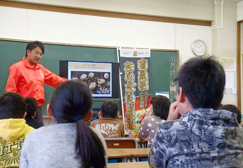 郷土食や郷土の歴史の授業を行いました